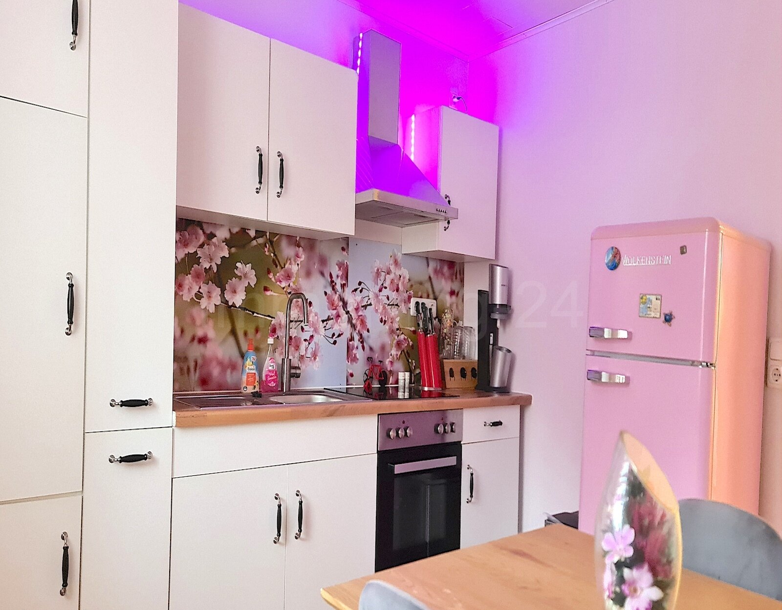 EIN - ZWEIFAMILIENHAUS MIT VIEL PLATZ UND VIELEN DETAILS!