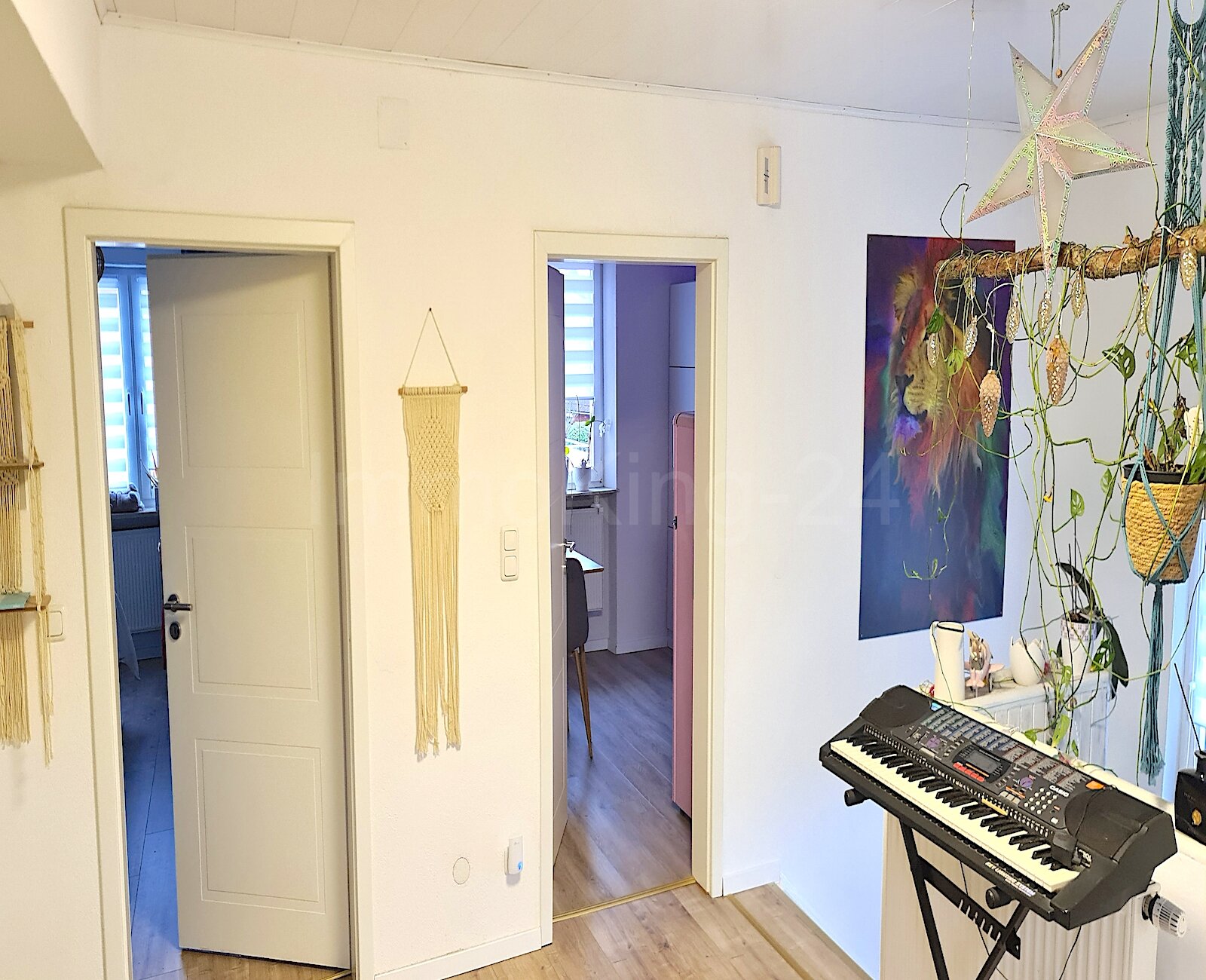 ++ TOP ANGEBOT ++ HELLES EIN - ZWEIFAMILIENHAUS MIT VIEL PLATZ UND VIELEN DETAILS!