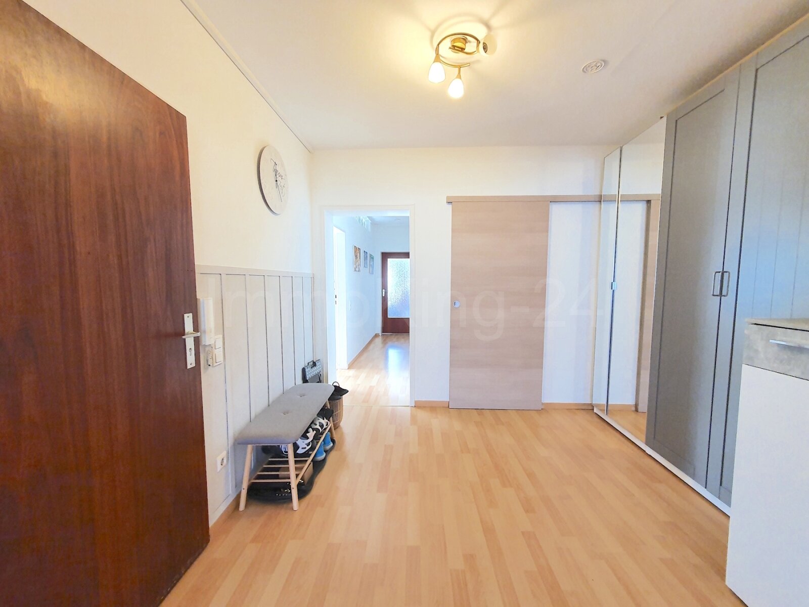++ IDEAL ALS KAPITALANLAGE!! MODERNISIERTES DREIFAMILIENHAUS IN ZENTRALER LAGE!! ++