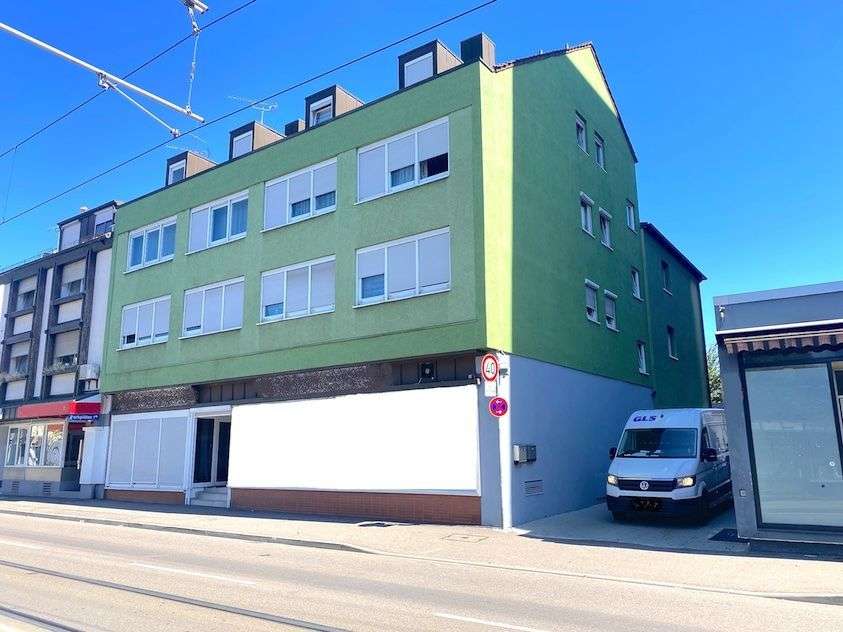 ++ TOP RENDITE MÖGLICH! ++ MEHRFAMILIENHAUS IN ZENTRALER LAGE! INKL. 2 LADENLOKALEN UND BÜRO! ++