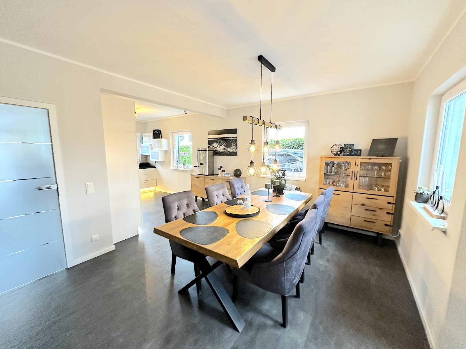 ++ BESTE LAGE! ++ TOP AUSSTATTUNG! ++ EFH MIT POOL UND VIELEN DETAILS! ++
