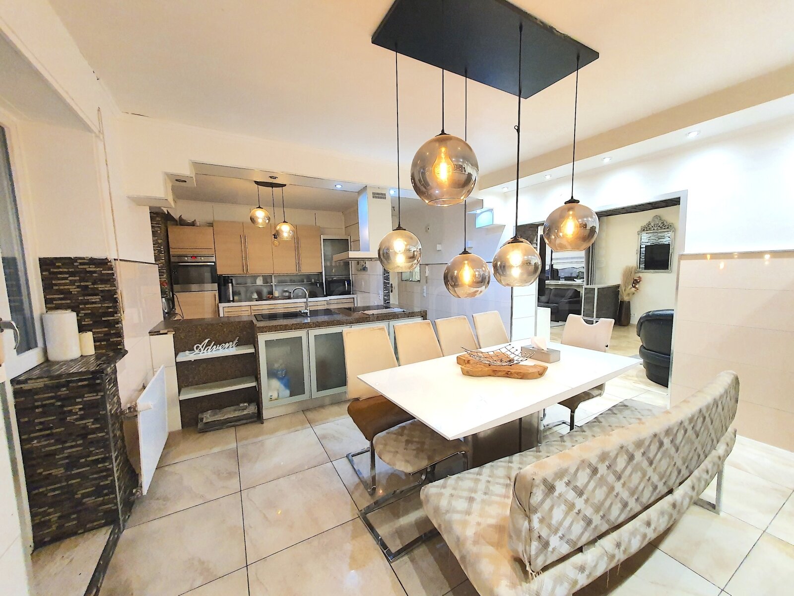 ++ MODERNISIERTES MEHRGENERATIONENHAUS + SONNENTERRASSEN + GARTEN IN ZENTRALER LAGE!! ++