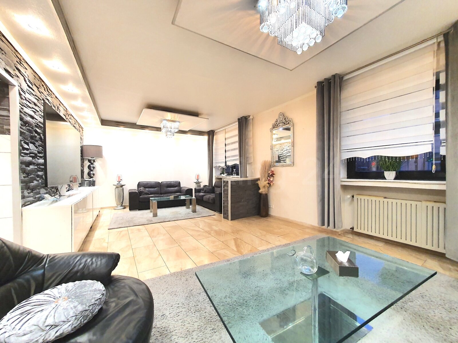 ++ MODERNISIERTES MEHRGENERATIONENHAUS + SONNENTERRASSEN + GARTEN IN ZENTRALER LAGE!! ++