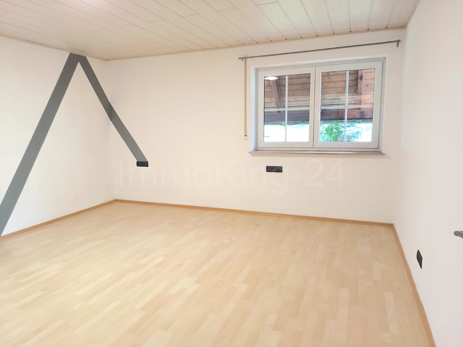 ++ 3 ZIMMER ERDGESCHOSSWOHNUNG  ++ GUTE LAGE ++ 2 STELLPLÄTZE INKLUSIVE! ++