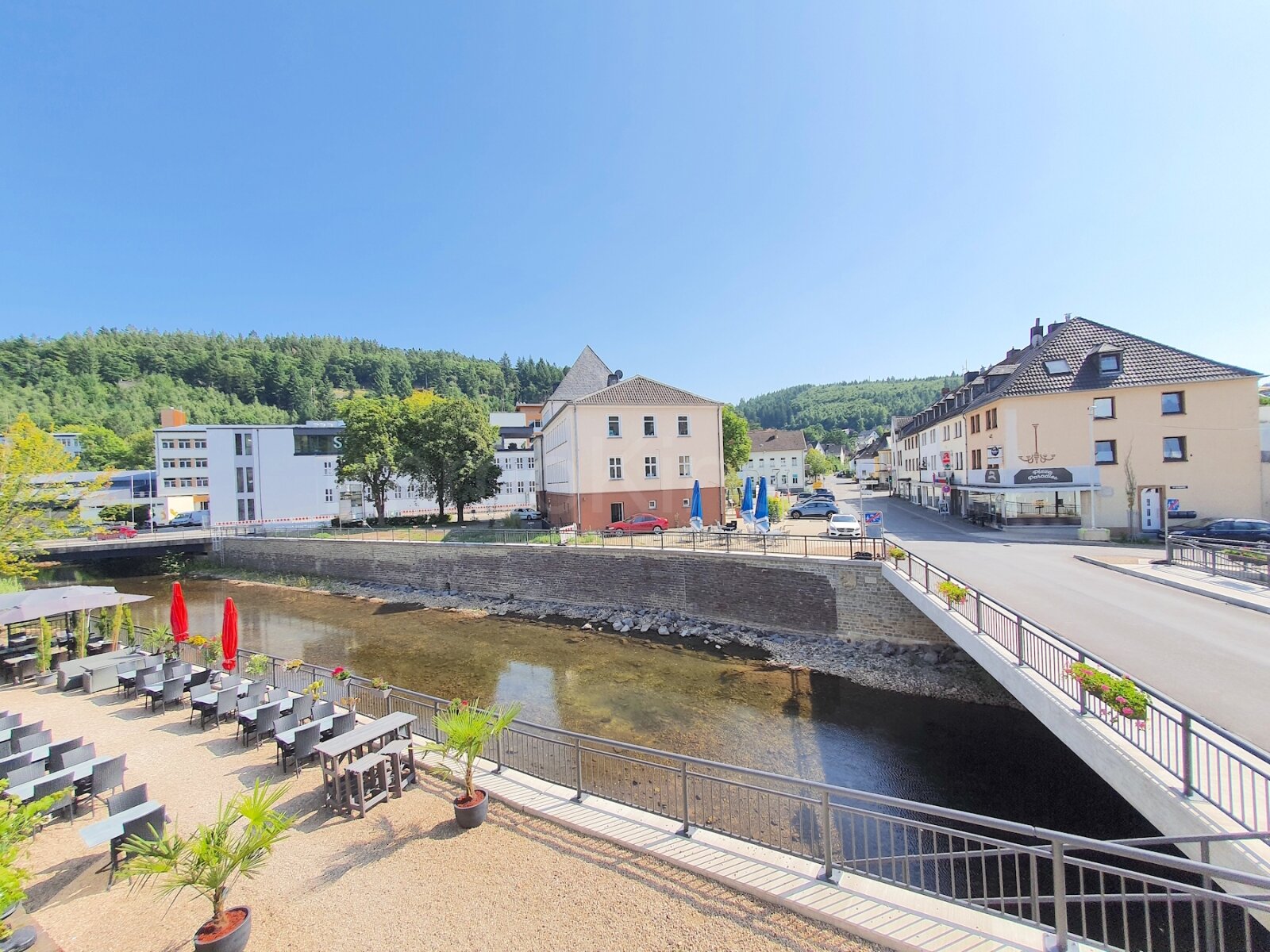 ++ WOHN- UND GESCHÄFTSHAUS IN ZENTRALER LAGE! TOP RENDITE VON 7,16 PROZENT!! ++