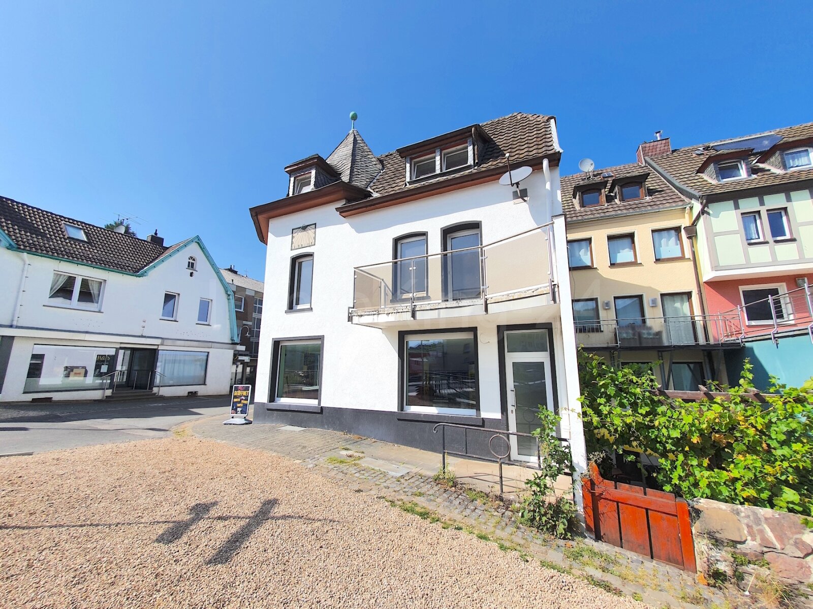 ++ WOHN- UND GESCHÄFTSHAUS IN ZENTRALER LAGE! TOP RENDITE VON 7,16 PROZENT!! ++