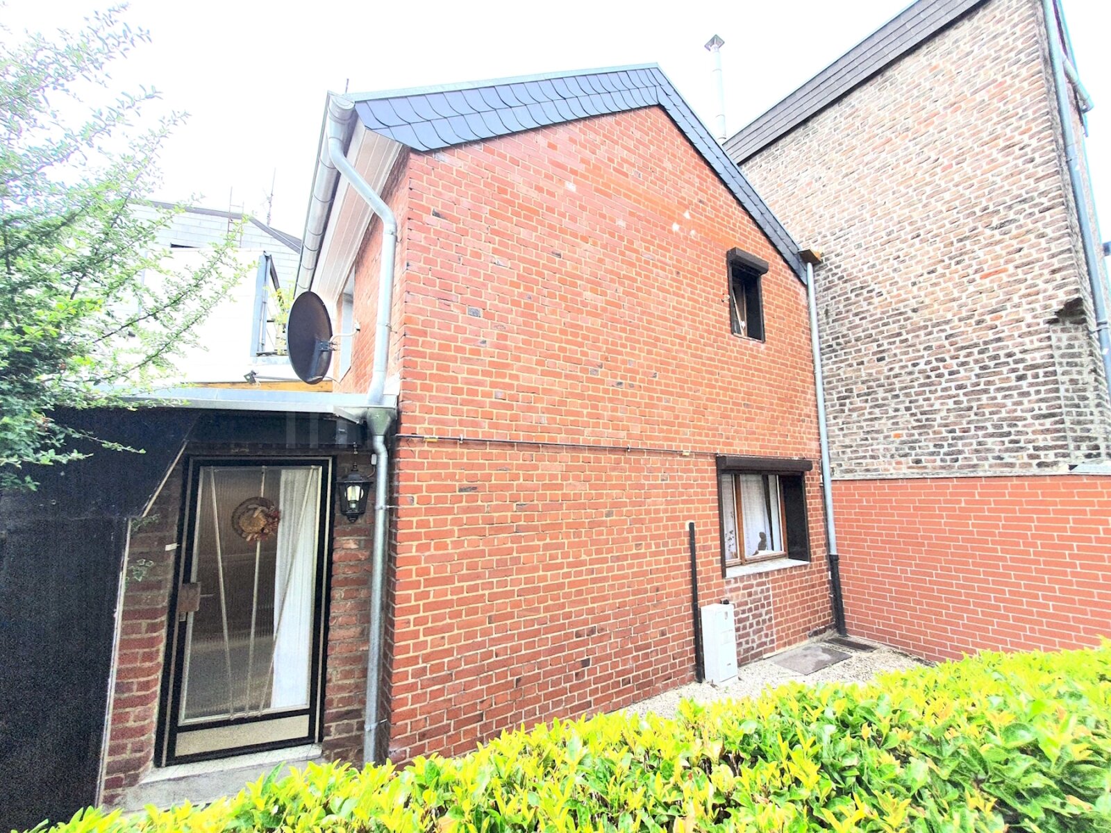 ++ MODERNISIERTES EINFAMILIENHAUS + GARTEN IN GUTER LAGE!! ++