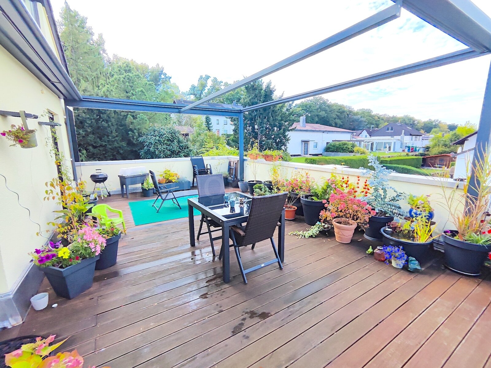 HOCHWERTIGE EIGENTUMSWOHNUNG IN GUTER LAGE! ++ INKL. GARAGE UND SONNENTERRASSE ++