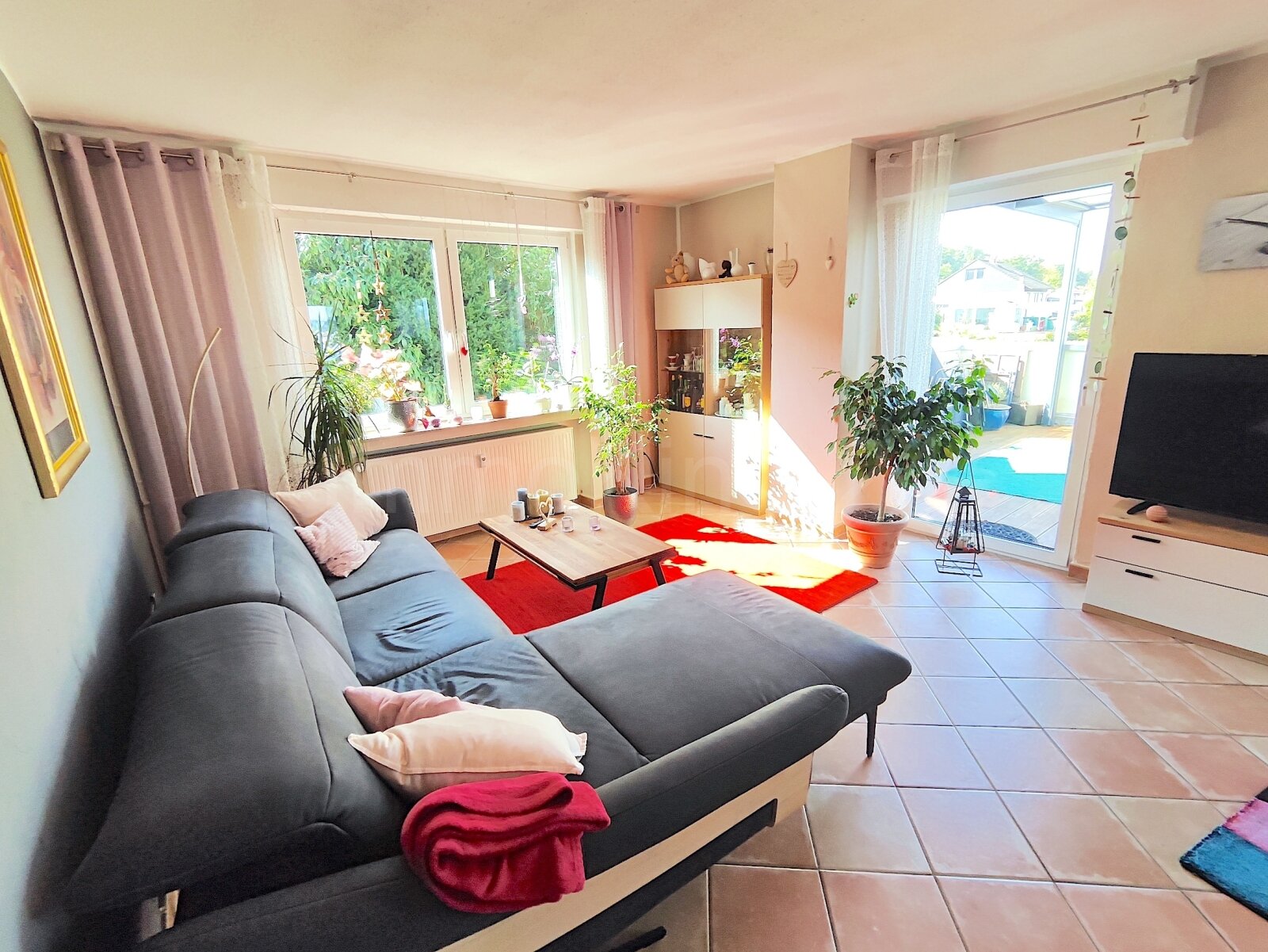 HOCHWERTIGE EIGENTUMSWOHNUNG IN GUTER LAGE! ++ INKL. GARAGE UND SONNENTERRASSE ++