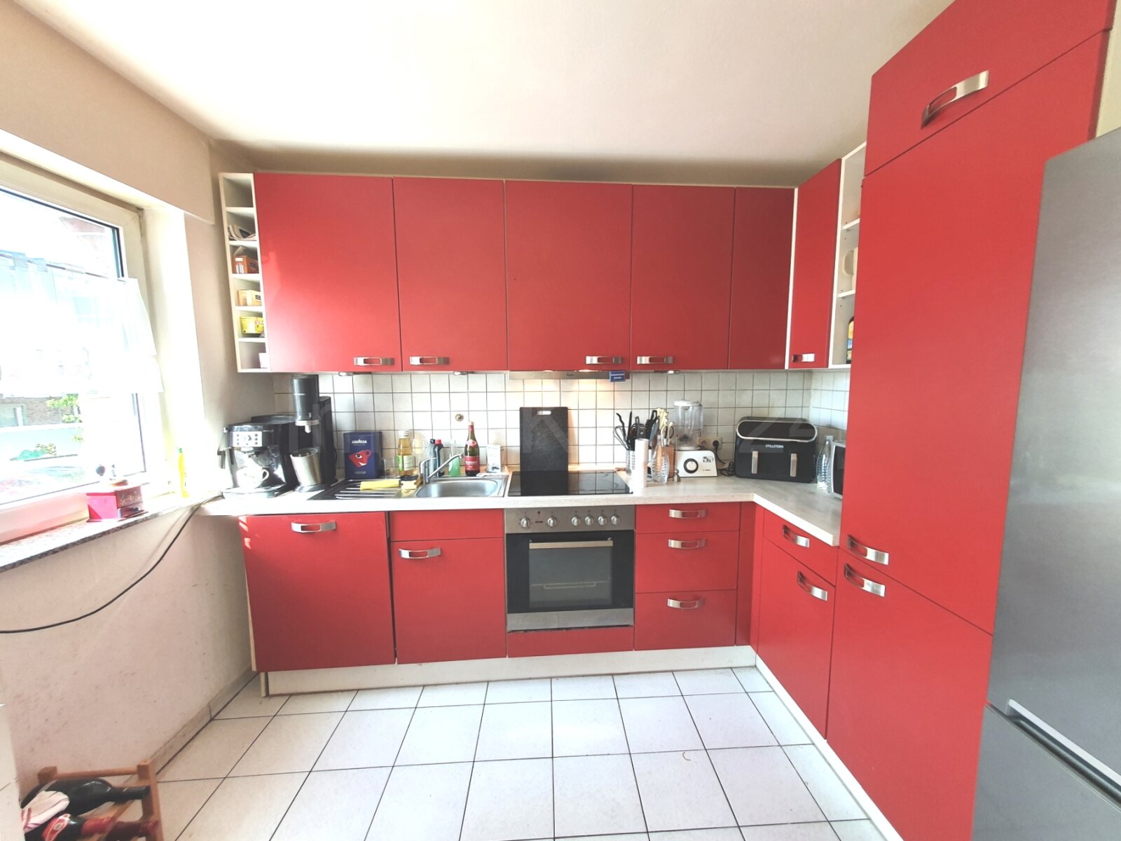 ++ MASSIVES DREIFAMILIENHAUS + TOP AUSSTATTUNG + 3 CARPORTS IN GUTER LAGE!! ++