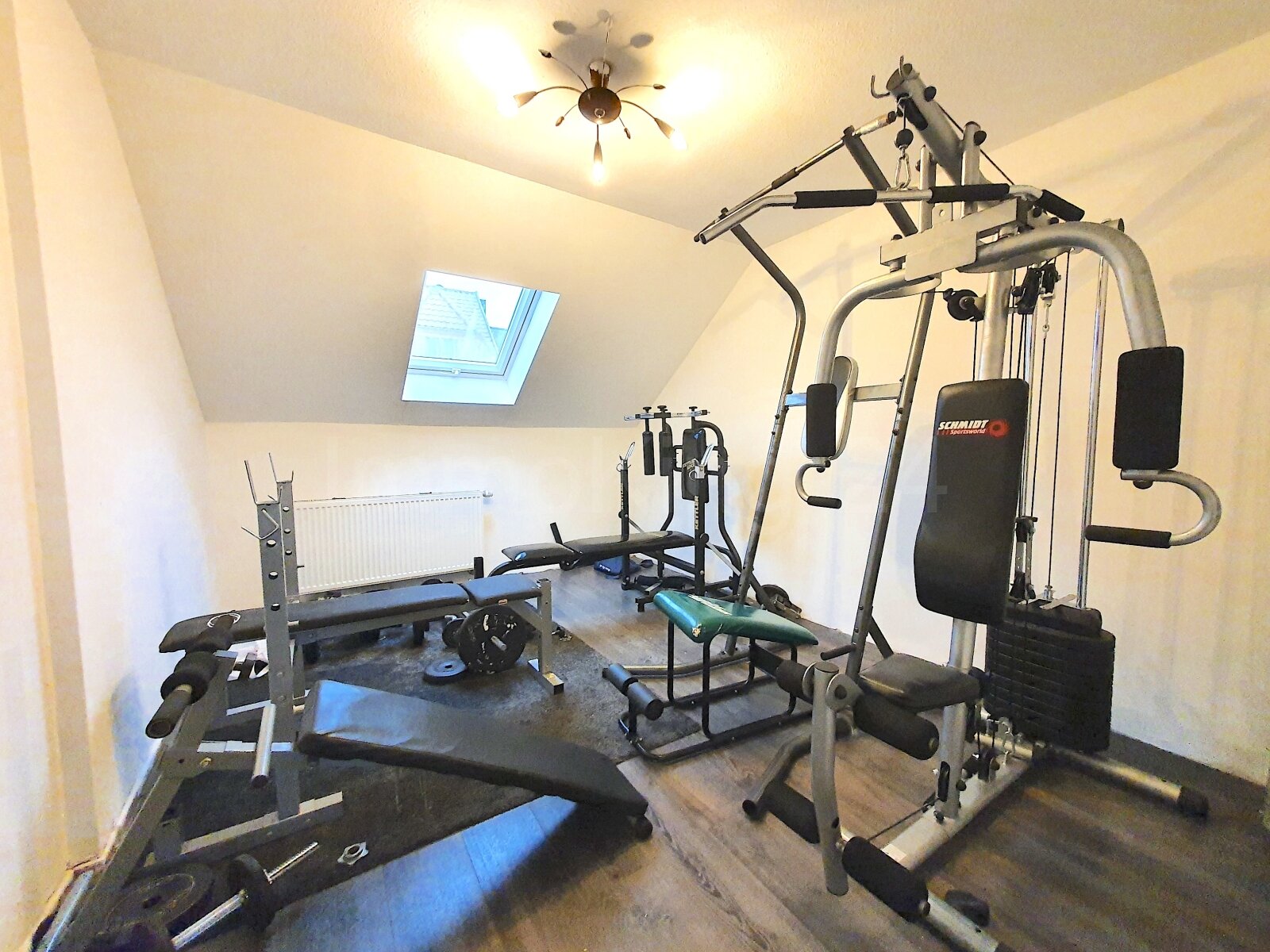 ++ MASSIVES MEHRGENERATIONENHAUS + SONNENTERRASSEN + GARTEN IN ZENTRALER LAGE!! ++