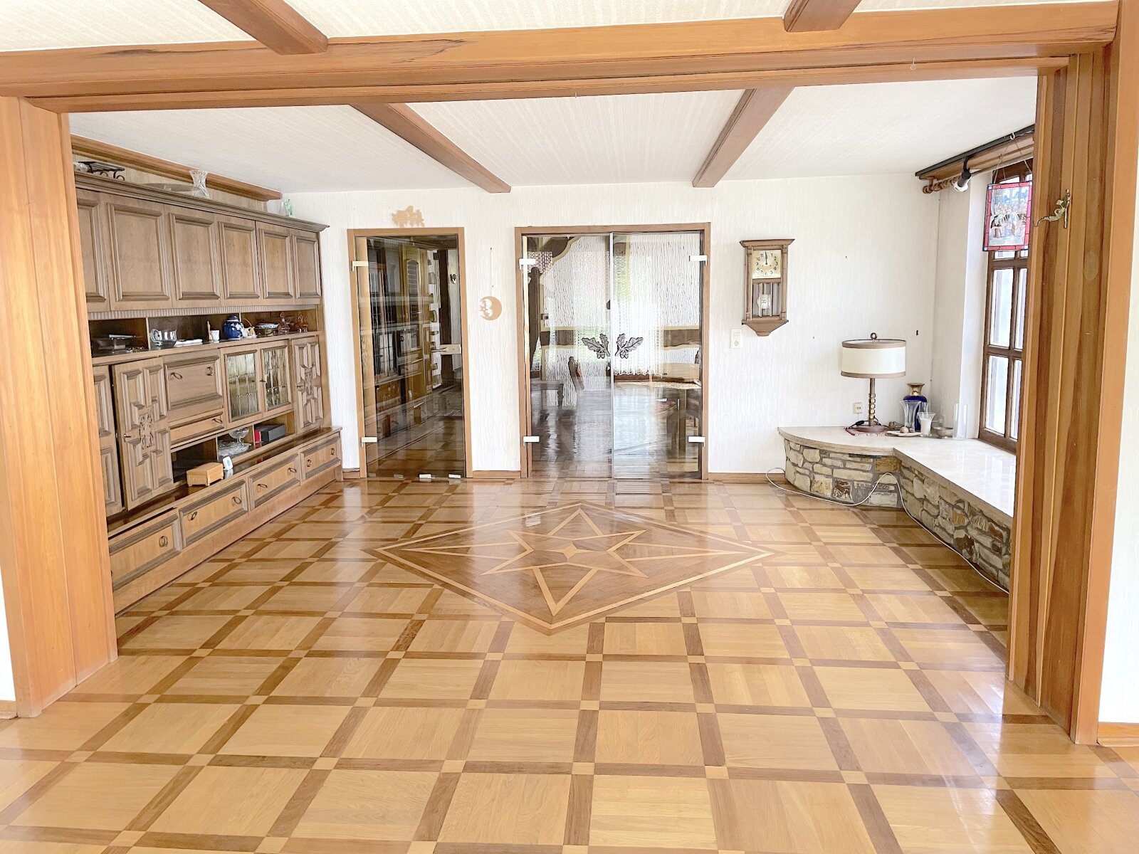 FREISTEHENDES EIN-ZWEIFAMILIENHAUS INKL. BAULAND ++ 