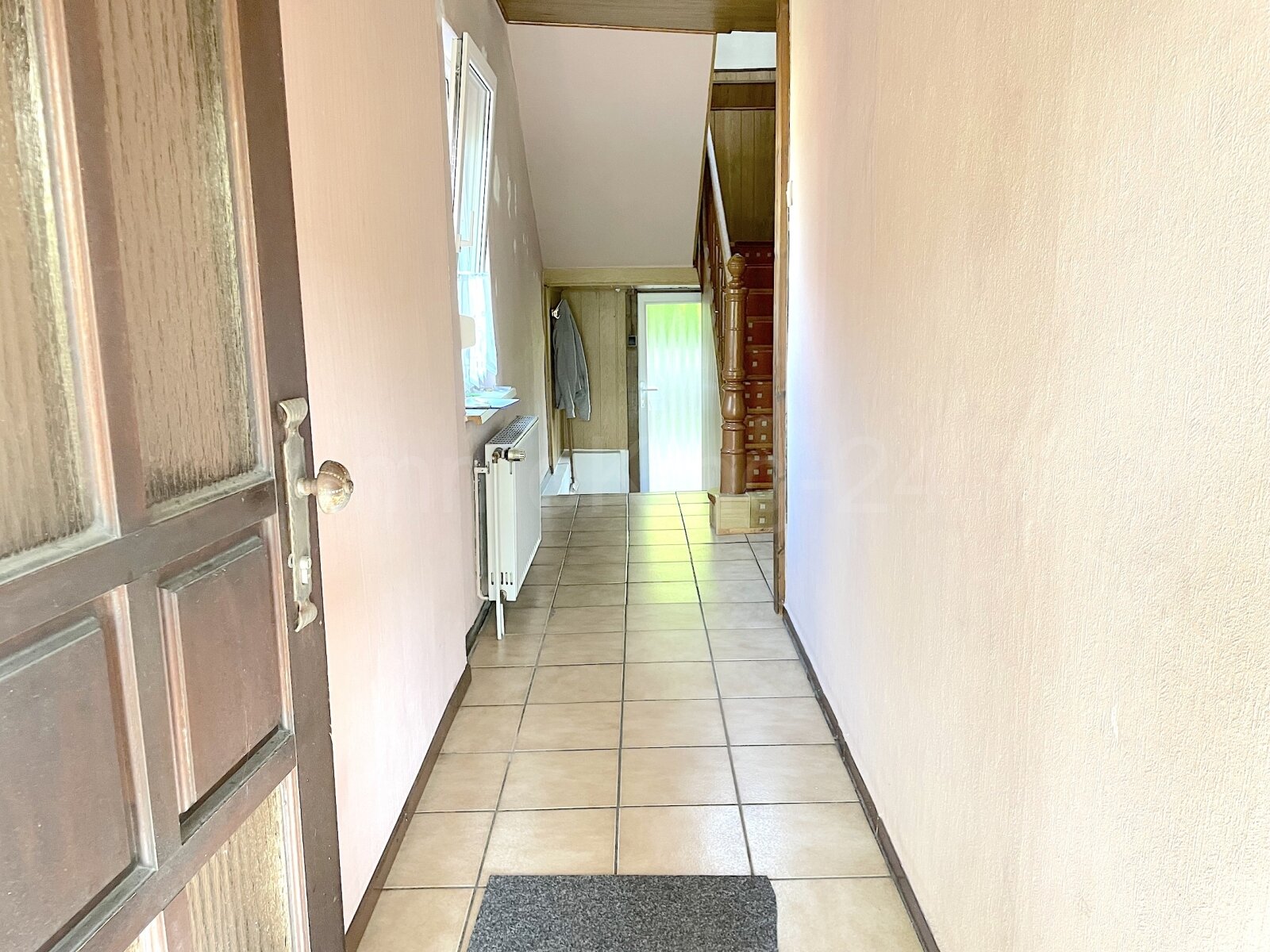 ++ EIN- ZWEIFAMILIENHAUS MIT GROSSEM POTENTIAL!! ++