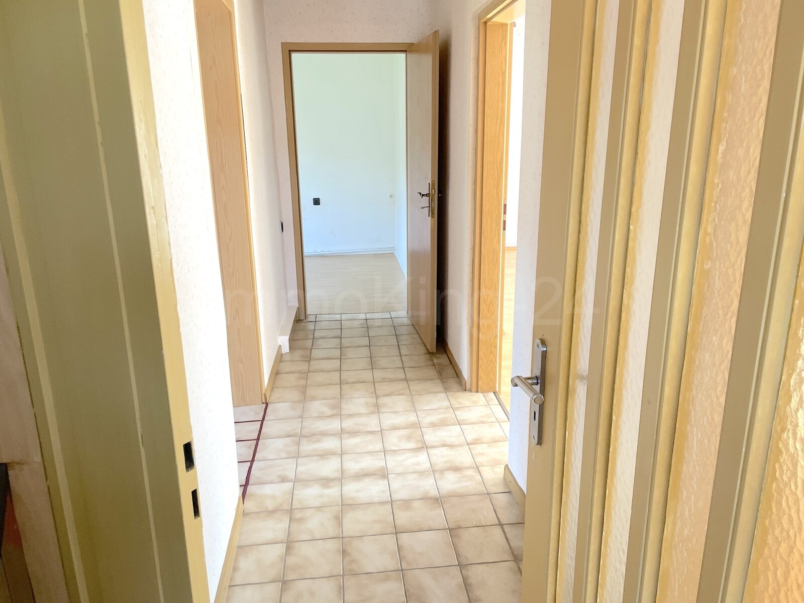 ++ EIN- ZWEIFAMILIENHAUS MIT GROSSEM POTENTIAL!! ++