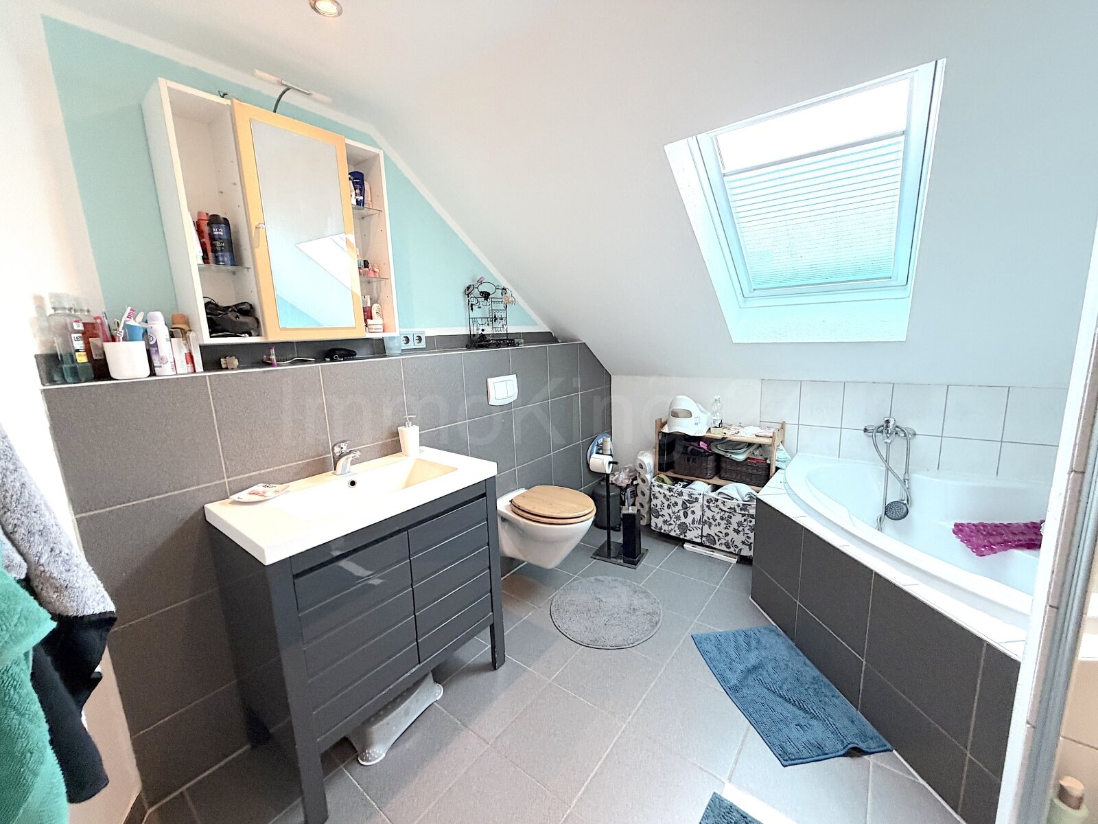 ++ SANIERTES MEHRFAMILIENHAUS MIT GEWERBE IN ZENTRALER LAGE! ++