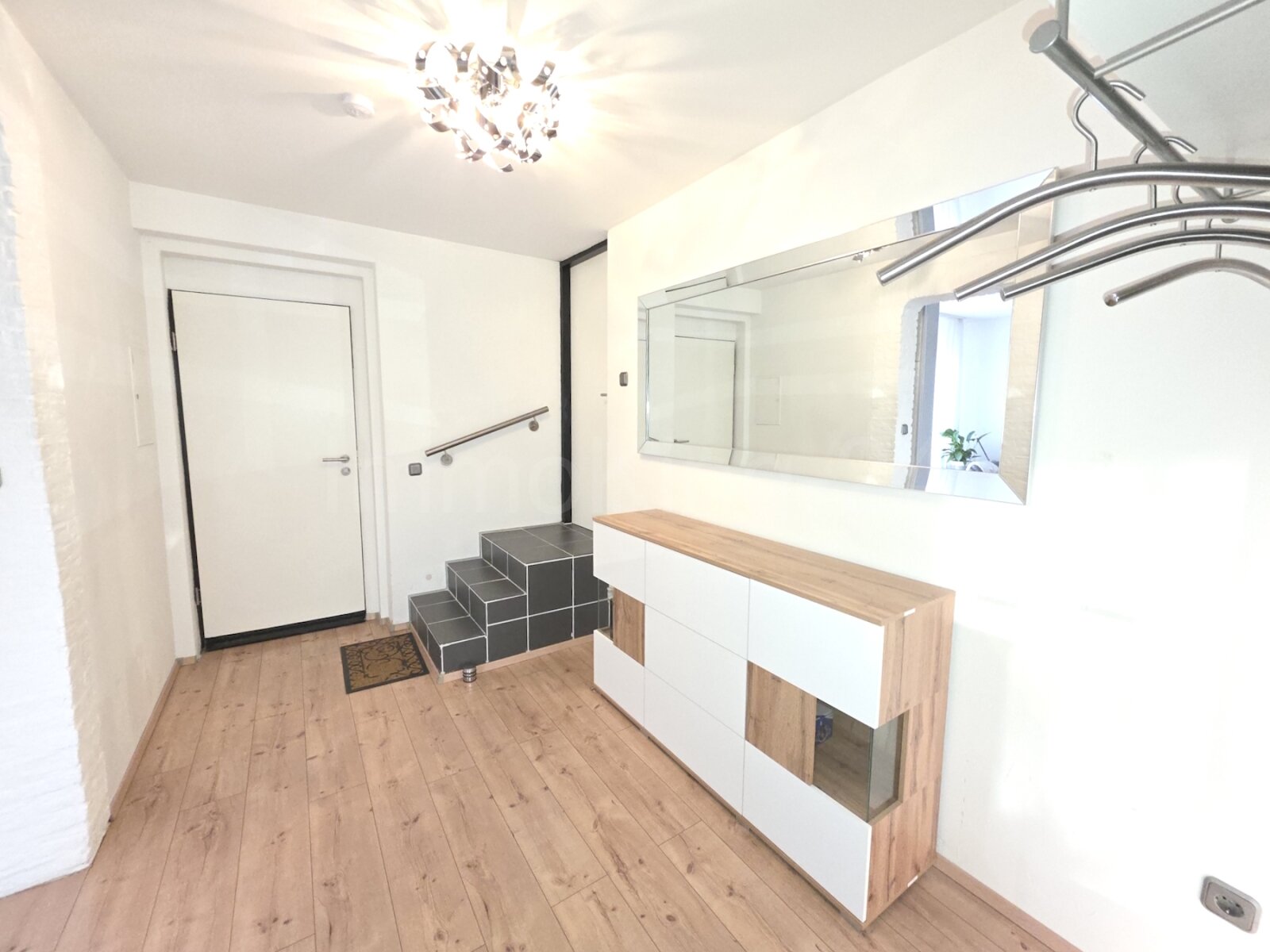 ++ TOP KAPITALANLAGE! HOCHWERTIGES DREIFAMILIENHAUS + GARTEN IN GUTER LAGE!! ++