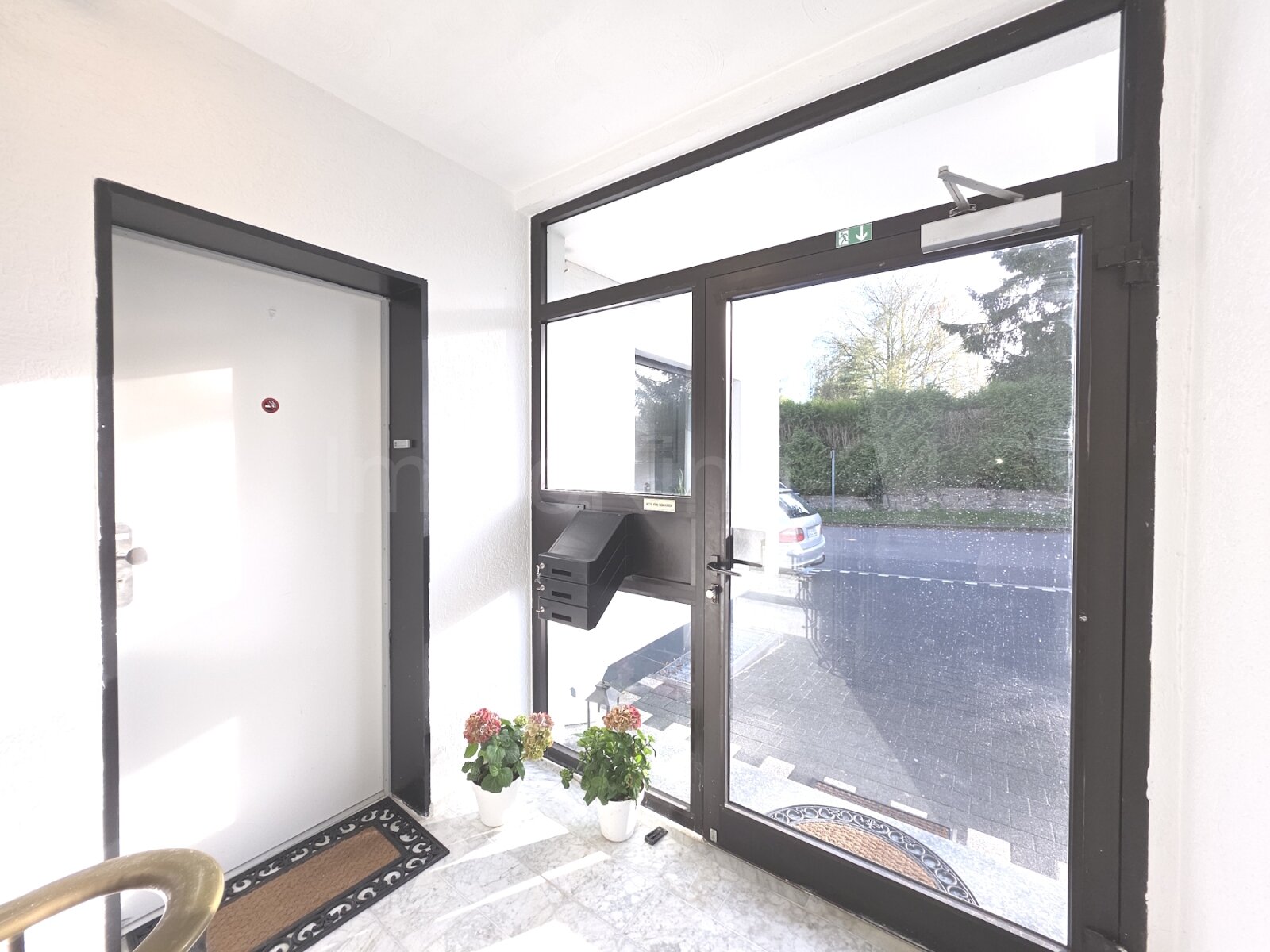 ++ TOP KAPITALANLAGE! HOCHWERTIGES DREIFAMILIENHAUS + GARTEN IN GUTER LAGE!! ++