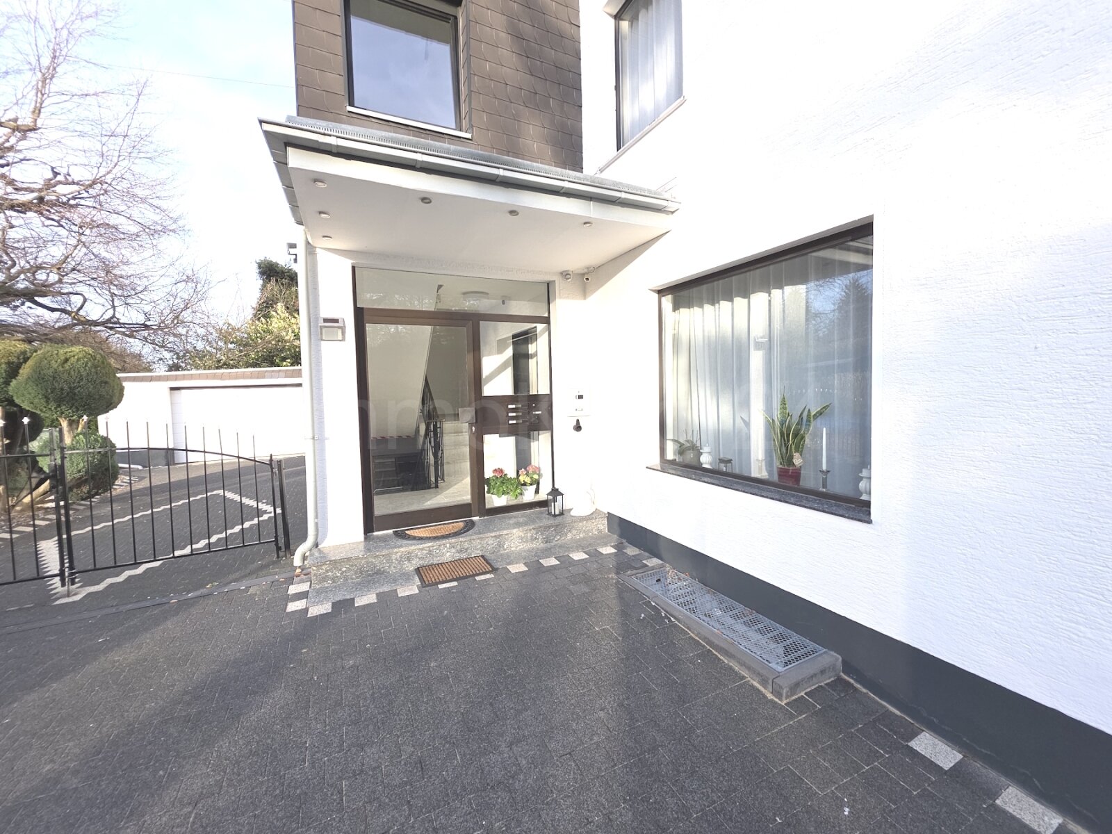 ++ TOP KAPITALANLAGE! HOCHWERTIGES DREIFAMILIENHAUS + GARTEN IN GUTER LAGE!! ++