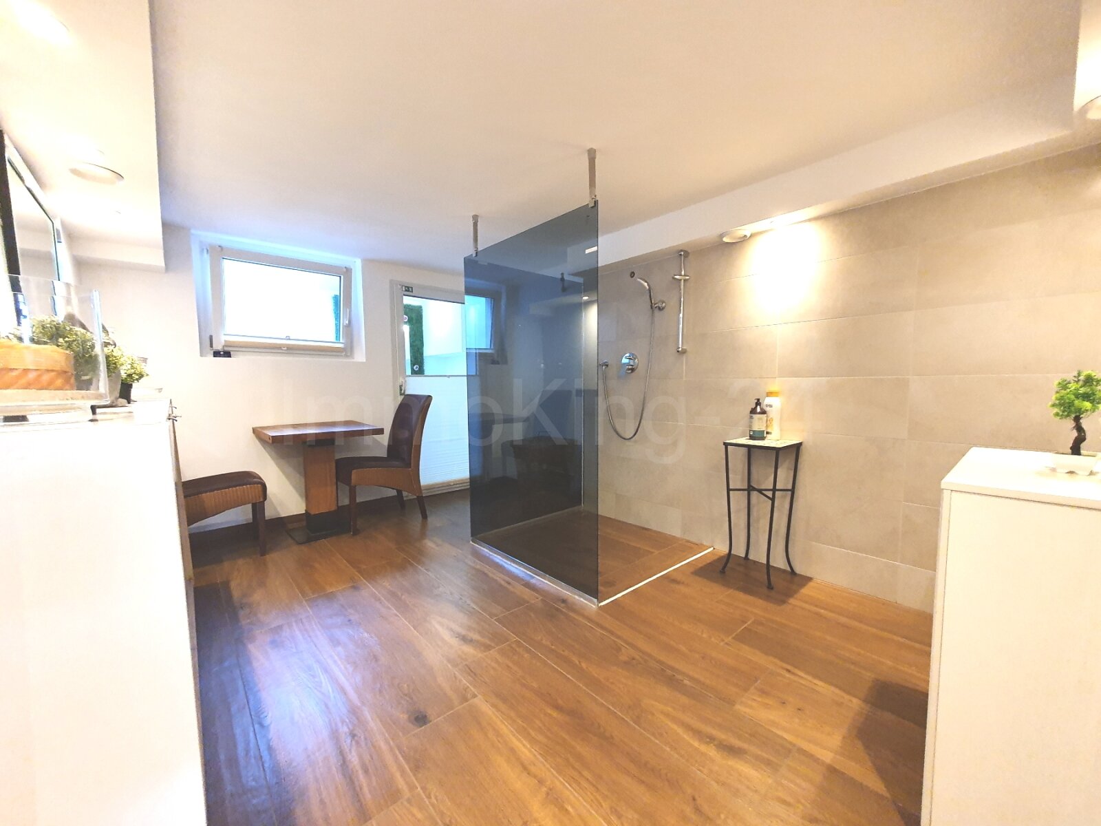 ++ HOCHWERTIGES DREIFAMILIENHAUS + DOPPELGARAGE + GARTEN IN GUTER LAGE!! ++