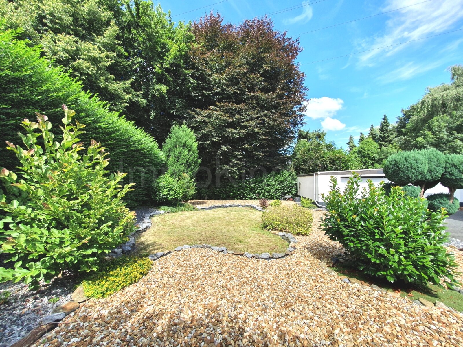 ++ HOCHWERTIGES DREIFAMILIENHAUS + DOPPELGARAGE + GARTEN IN GUTER LAGE!! ++