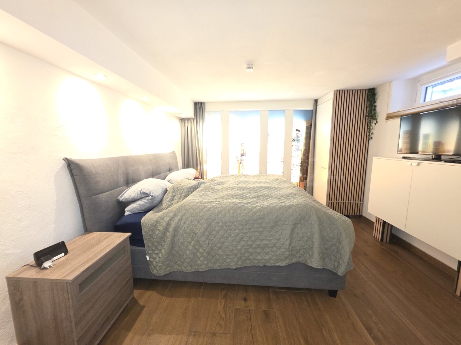 ++ HOCHWERTIGES DREIFAMILIENHAUS + DOPPELGARAGE + GARTEN IN GUTER LAGE!! ++