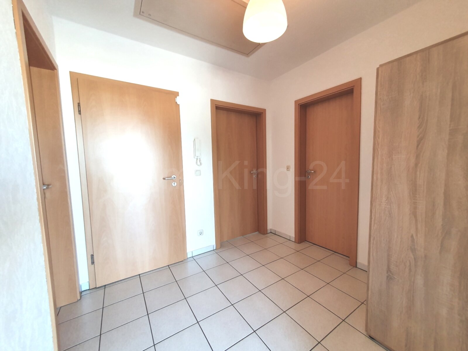 ++ HOCHWERTIGES DREIFAMILIENHAUS + TOP AUSSTATTUNG + 3 CARPORTS IN GUTER LAGE!! ++