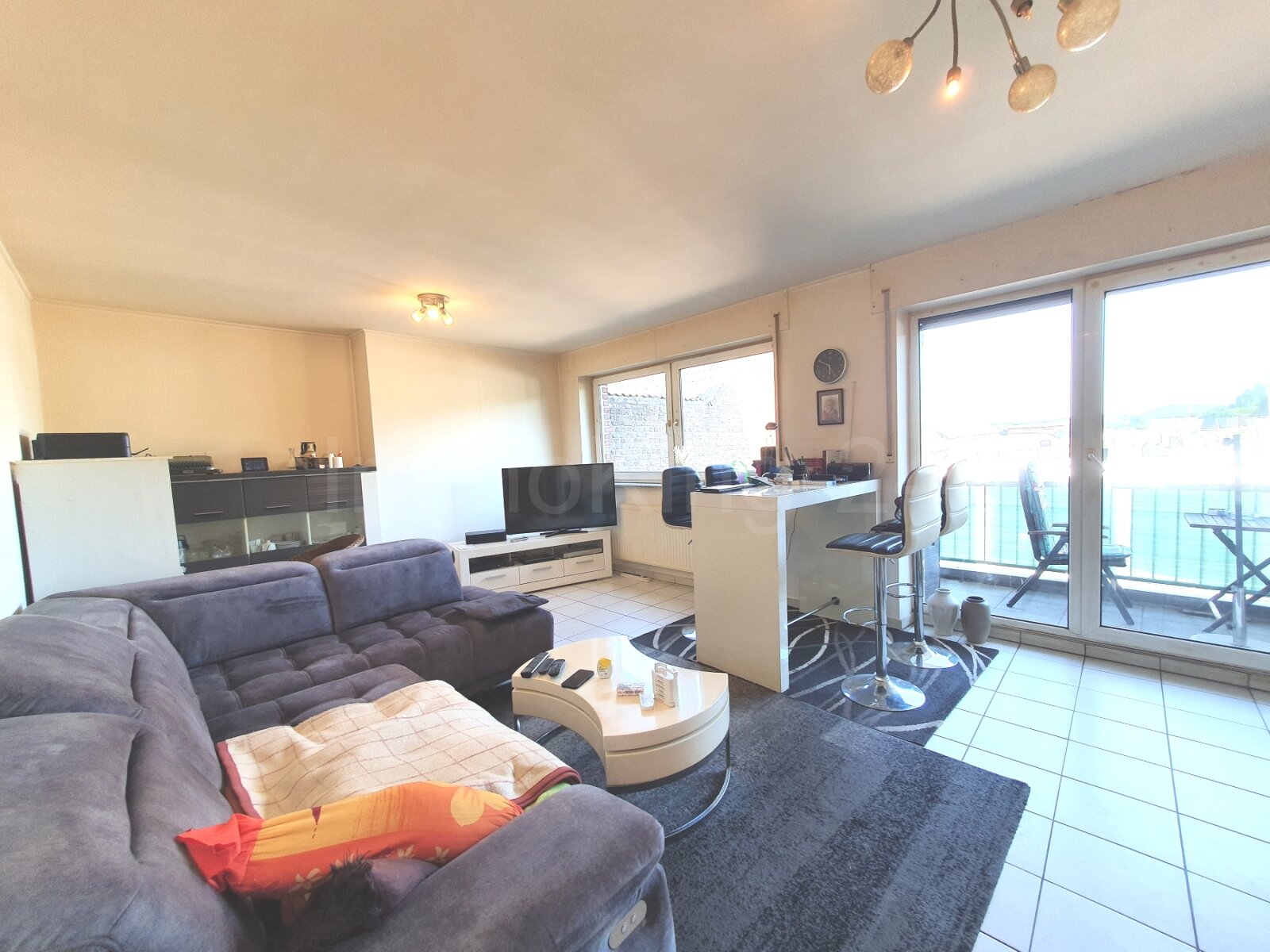 ++ HOCHWERTIGES DREIFAMILIENHAUS + TOP AUSSTATTUNG + 3 CARPORTS IN GUTER LAGE!! ++