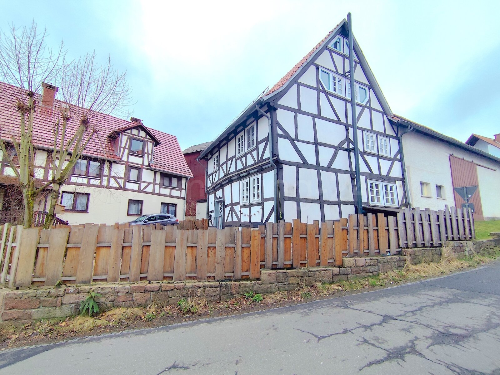 MODERNISIERTES UND HELLES FACHWERKHAUS IN GUTER LAGE! 