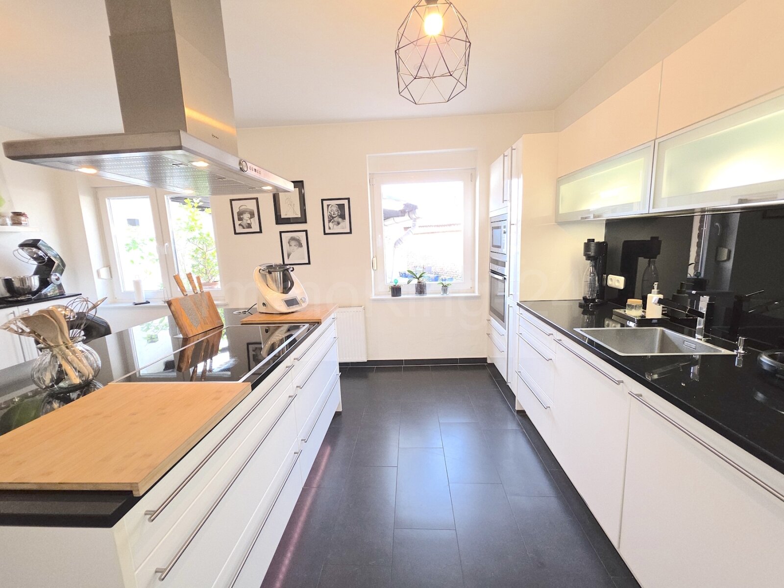 ++ MODERNISIERTE HOFANLAGE + IDEAL FÜR TIERLIEBHABER + STALLUNGEN + WEIDEFLÄCHE!!! ++