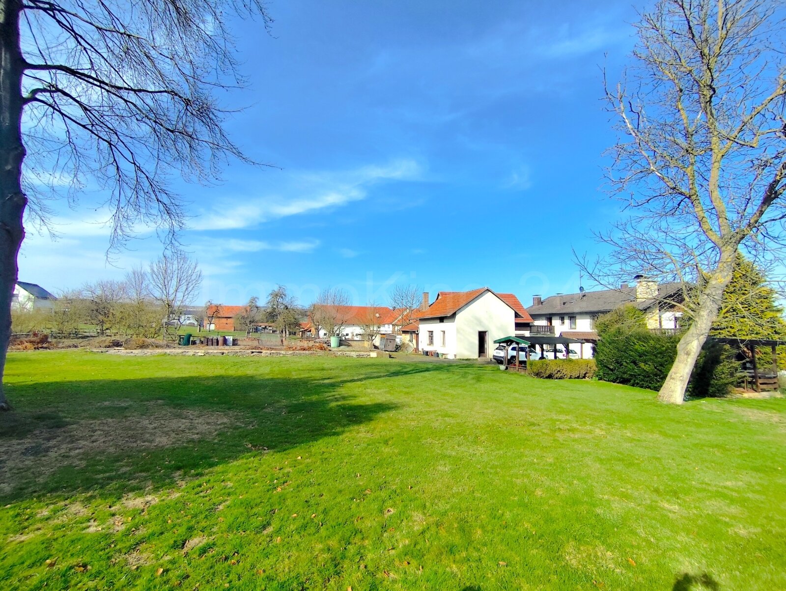 HOCHWERTIGES HAUS MIT VIELEN MÖGLICHKEITEN! ++ PFERDEWIESEN UND BAULAND INKLUSIVE!