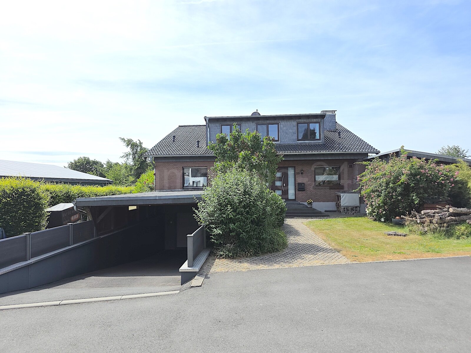 ++ BESONDERES MEHRGENERATIONENHAUS + SONNENTERRASSE + GROSSER GARTEN IN TRAUMLAGE!! ++