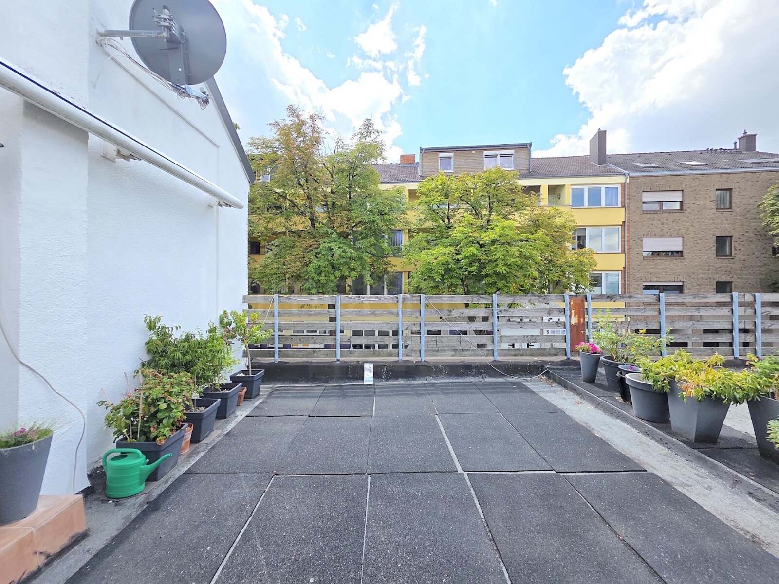 ++ MODERNISIERTES EINFAMILIENHAUS + SONNENTERRASSE + GEWERBE IN GUTER LAGE!! ++