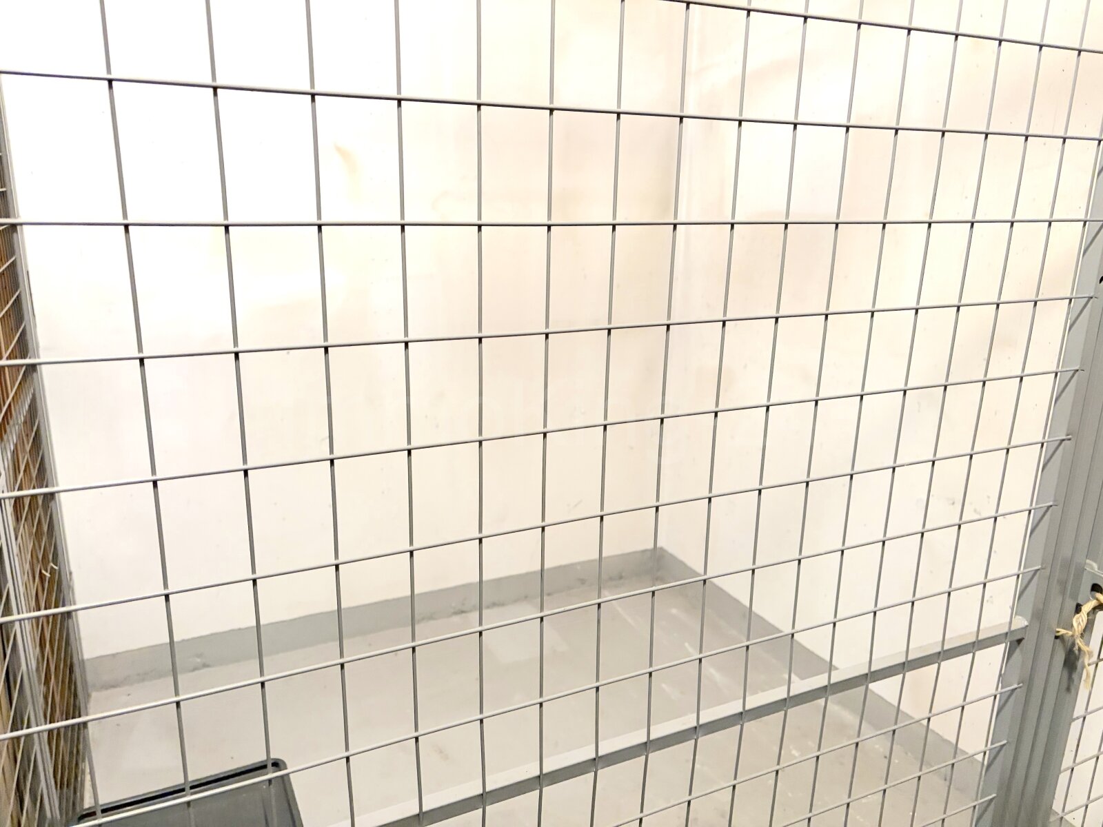 TOP RENOVIERTE ERDGESCHOSSWOHNUNG ++ GUTE LAGE ++ INKL. 2 STELLPLÄTZEN! ++