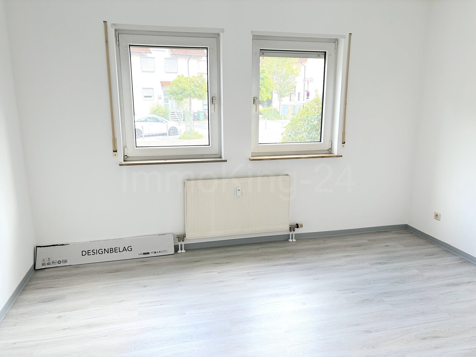 TOP RENOVIERTE ERDGESCHOSSWOHNUNG ++ GUTE LAGE ++ INKL. 2 STELLPLÄTZEN! ++