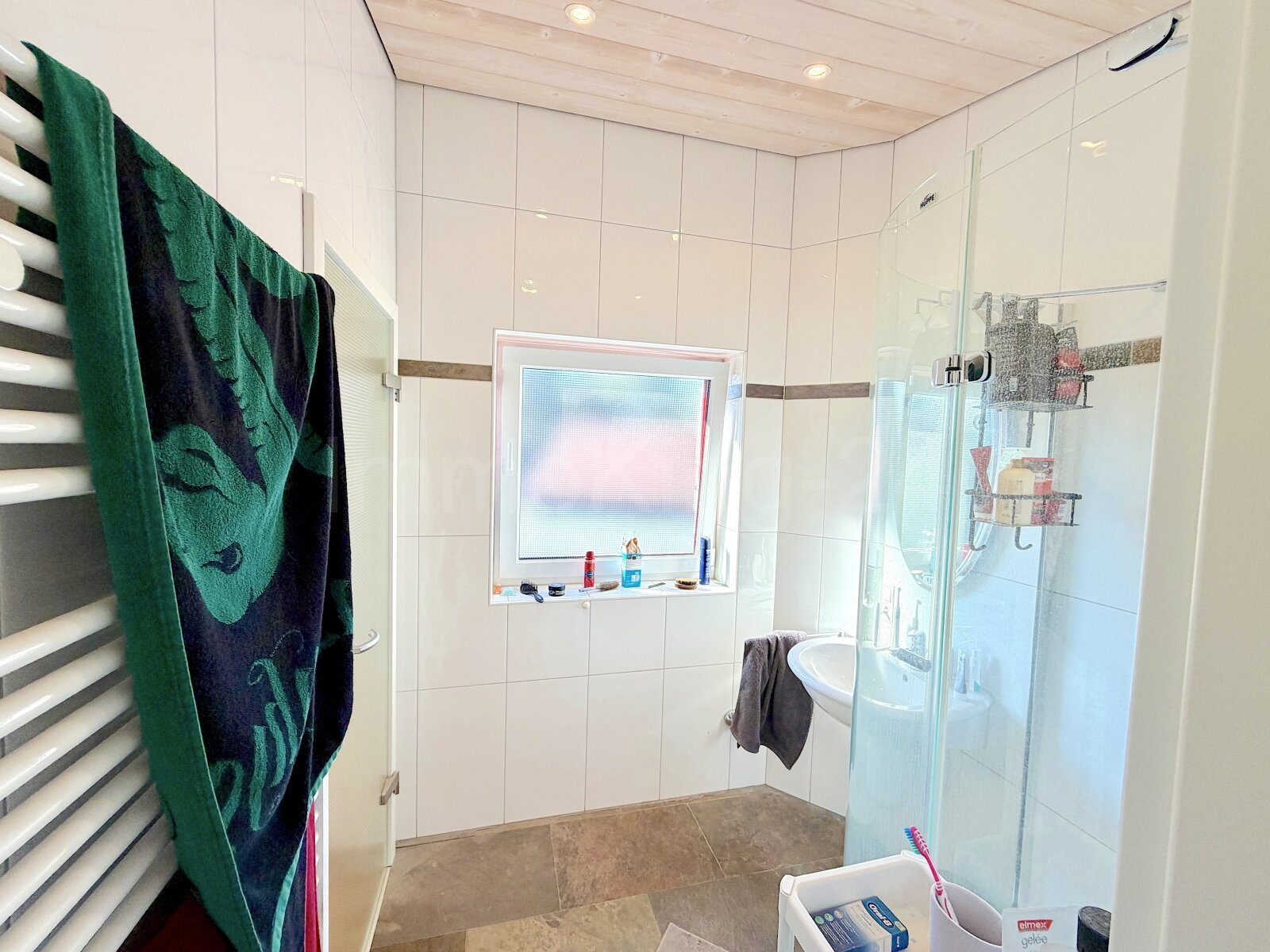 FREISTEHENDES DESIGNHAUS MIT OFFENER GALERIE ++ TRAUMAUSSICHT INKLUSIVE!