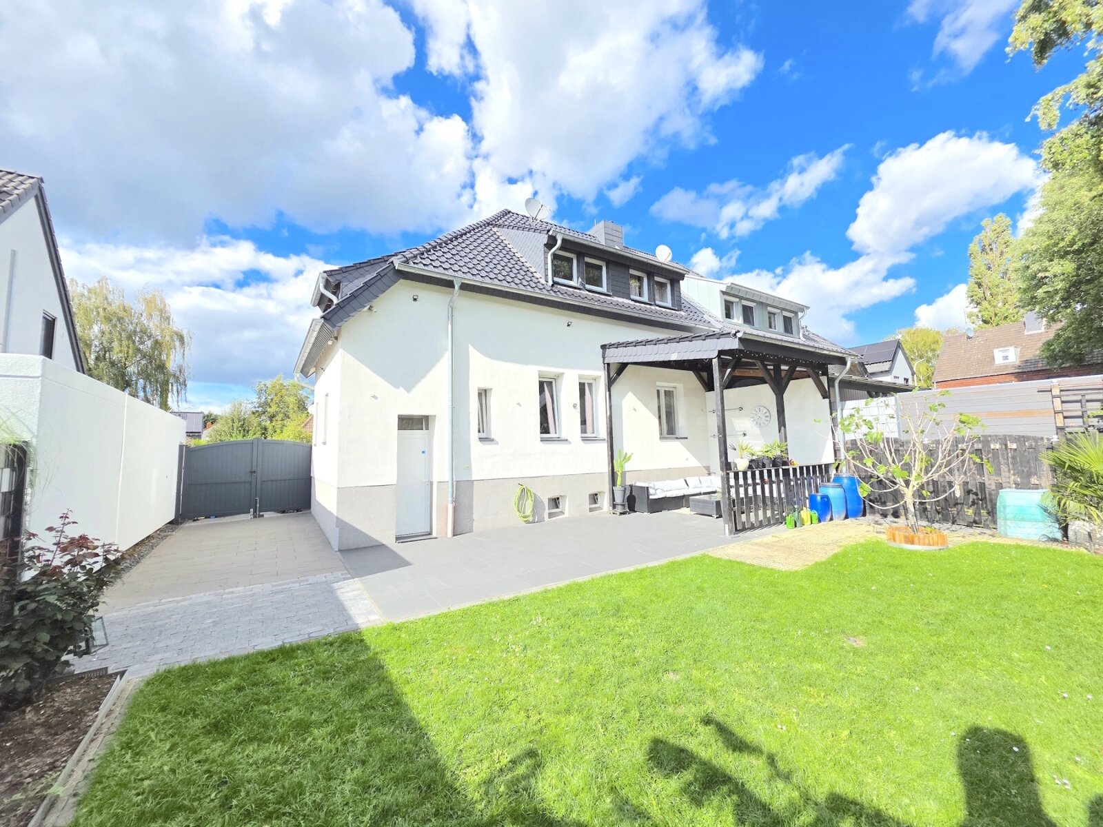 ++ MODERNISIERTES EINFAMILIENHAUS IN RUHIGER LAGE! TOP ENERGIEWERTE!! ++