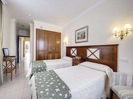 TENERIFFA- PUERTO DE LA CRUZ: ++ CITY HOTEL IN BESTER LAGE!! ++ VOLL AUSGELASTET ++ VIELE DETA