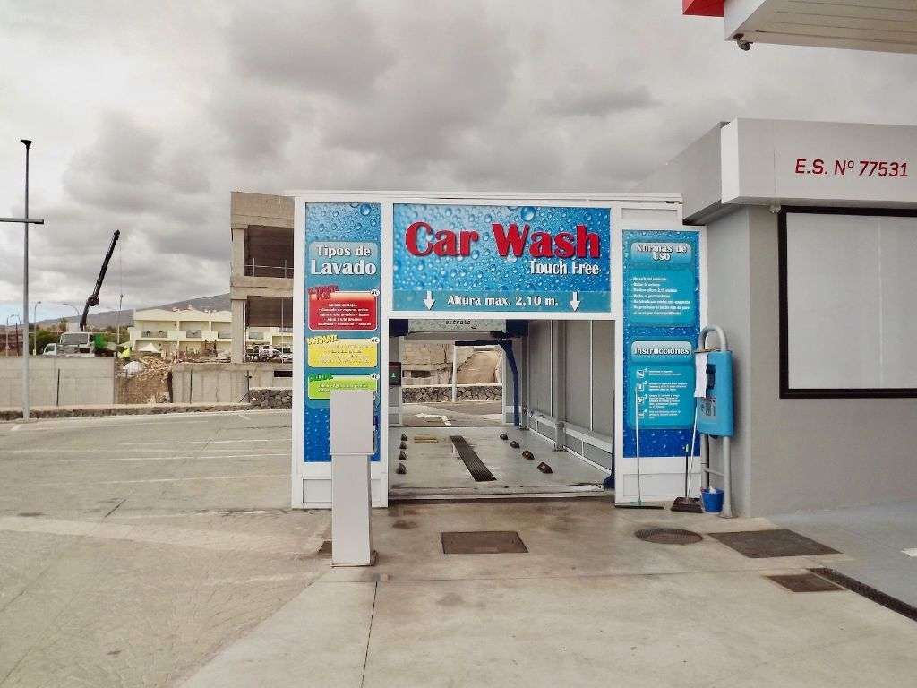 TENERIFFA: ++ NEUBAU UND WEITERES BAULAND ++ TANKSTELLE ++ RESTAURANT ++ APOTHEKE ++ CAFETERIA