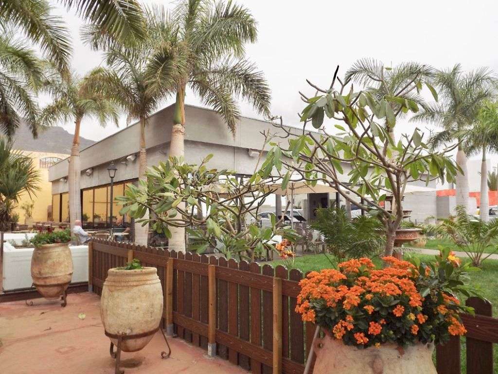 TENERIFFA: ++ NEUBAU UND WEITERES BAULAND ++ TANKSTELLE ++ RESTAURANT ++ APOTHEKE ++ CAFETERIA