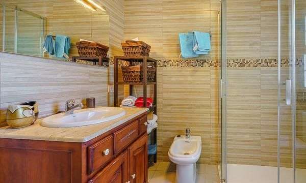 TENERIFFA - PLAYA DE LA ARENA: HOCHWERTIGES DOPPELHAUS MIT BESTER AUSSTATTUNG UND VIELEN DETAI