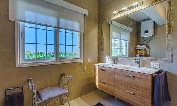 TENERIFFA - PLAYA DE LA ARENA: HOCHWERTIGES DOPPELHAUS MIT BESTER AUSSTATTUNG UND VIELEN DETAI