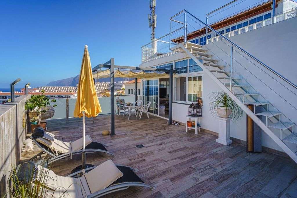 TENERIFFA - PLAYA DE LA ARENA: HOCHWERTIGES DOPPELHAUS MIT BESTER AUSSTATTUNG UND VIELEN DETAI