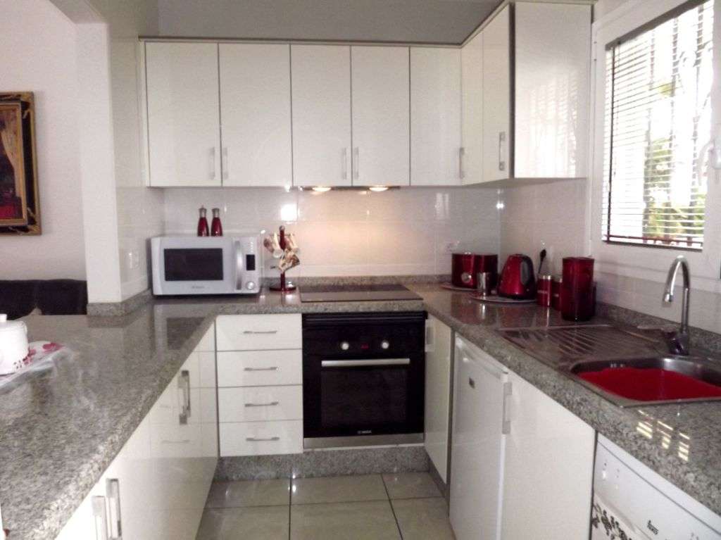 TENERIFFA: BARRIEREFREIE ERDGESCHOSSWOHNUNG MIT SONNENTERRASSE UND STELLPLATZ!