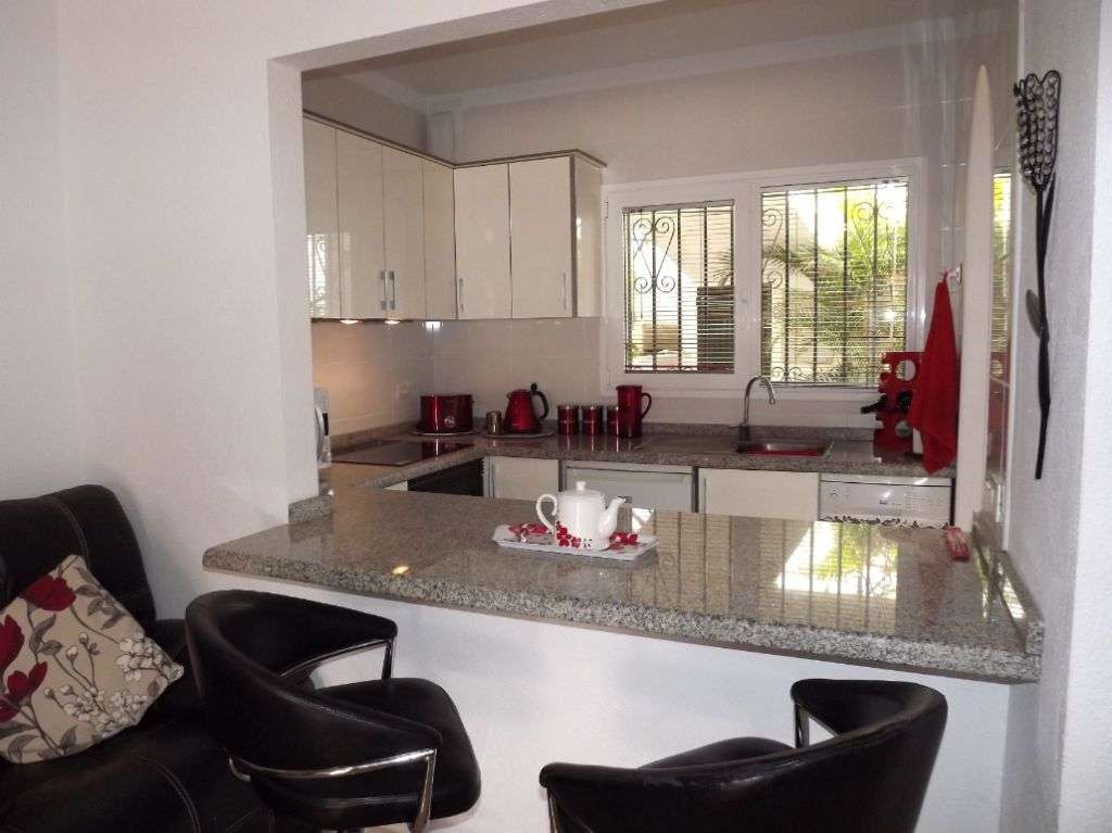 TENERIFFA: BARRIEREFREIE ERDGESCHOSSWOHNUNG MIT SONNENTERRASSE UND STELLPLATZ!