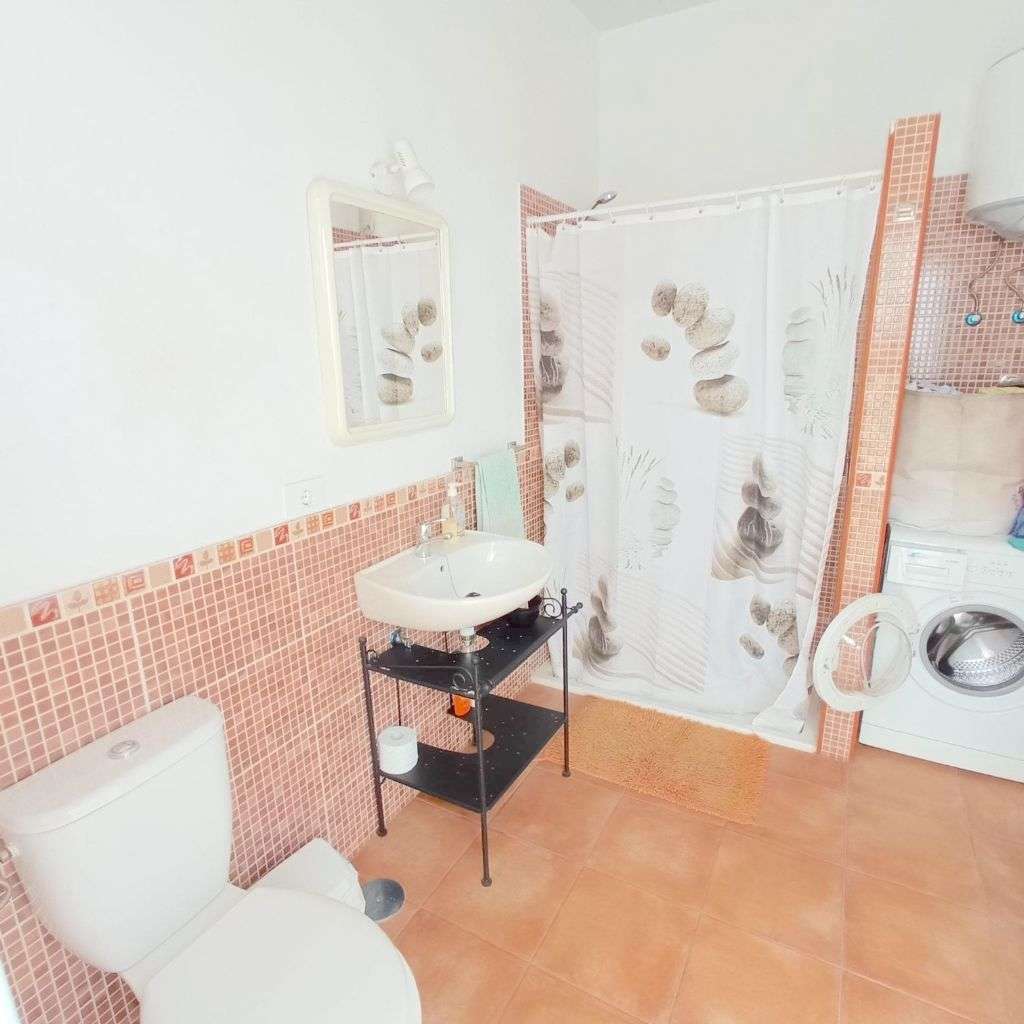 TENERIFFA-GUARGACHO: HOCHWERTIGES EINFAMILIENHAUS IN GUTER LAGE ++ INKL. EINLIEGERWOHNUNG! ++