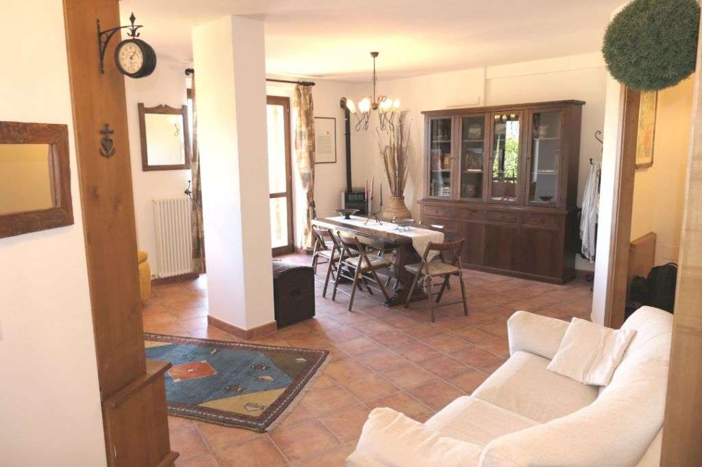 NAHE PERUGIA: ++ HOCHWERTIGES EINFAMILIENHAUS + TOP AUSSTATTUNG + TIEFGARAGE IN TRAUMLAGE! ++