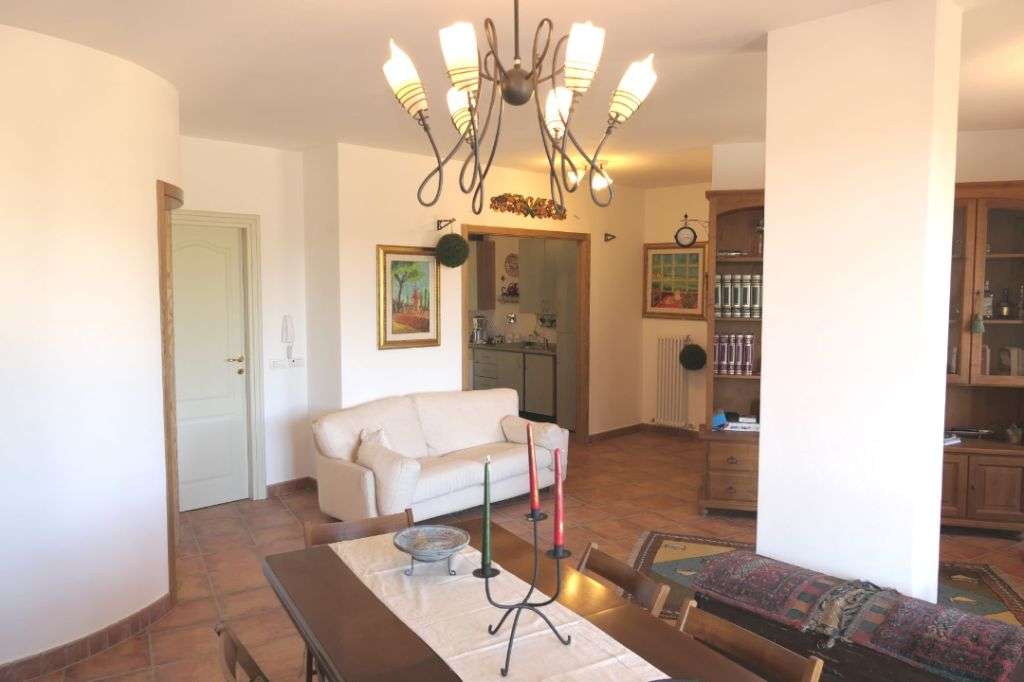 NAHE PERUGIA: ++ HOCHWERTIGES EINFAMILIENHAUS + TOP AUSSTATTUNG + TIEFGARAGE IN TRAUMLAGE! ++