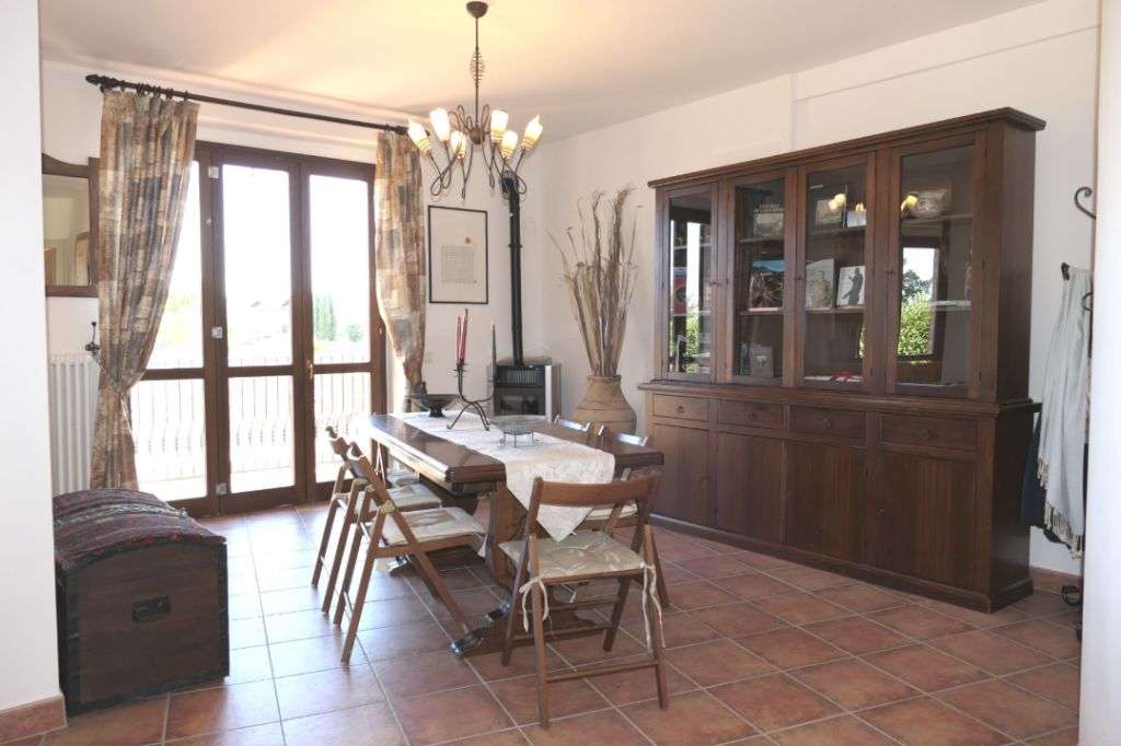 NAHE PERUGIA: ++ HOCHWERTIGES EINFAMILIENHAUS + TOP AUSSTATTUNG + TIEFGARAGE IN TRAUMLAGE! ++
