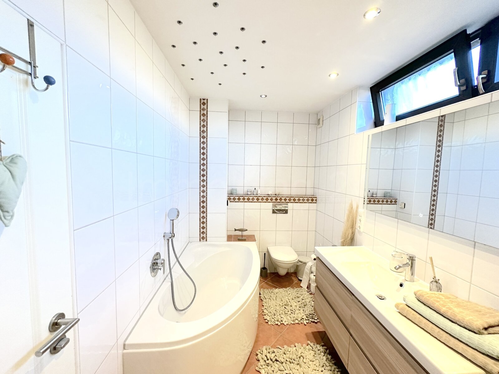 BADEZIMMER ANSICHT 2