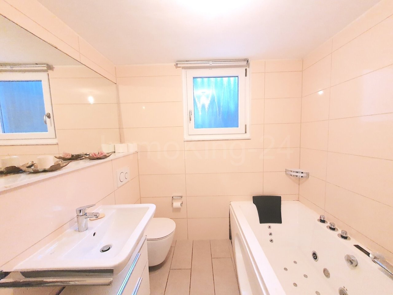 BADEZIMMER ZWISCHENETAGE BADEZIMMER ZWISCHENETAGE